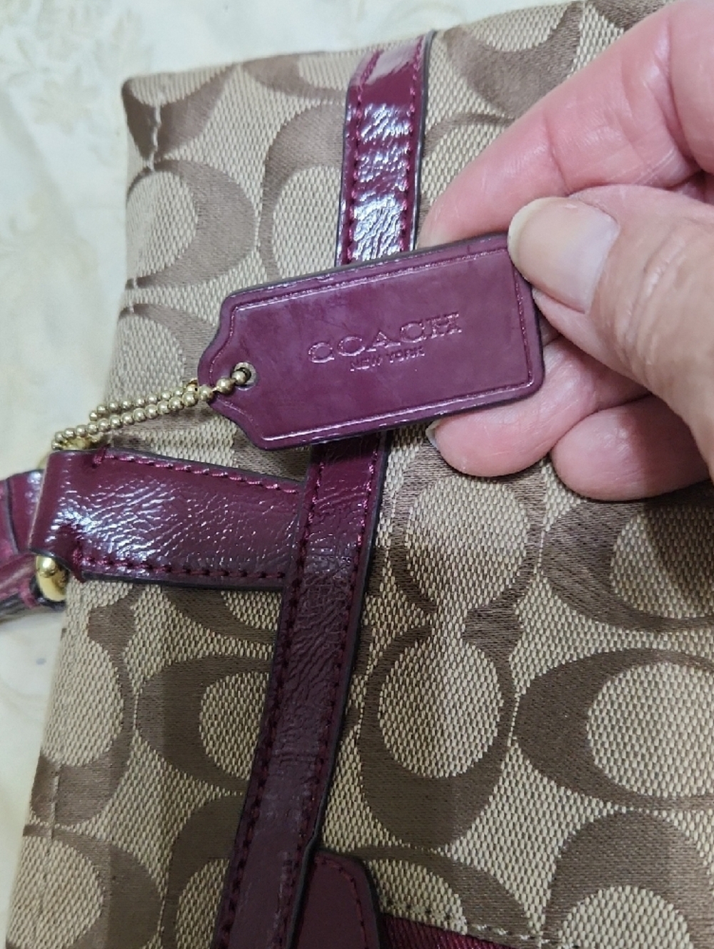 Coach Signature VINTAGE Tote with Burgundy Trim and Beige Jacquard - Picture 16 of 16